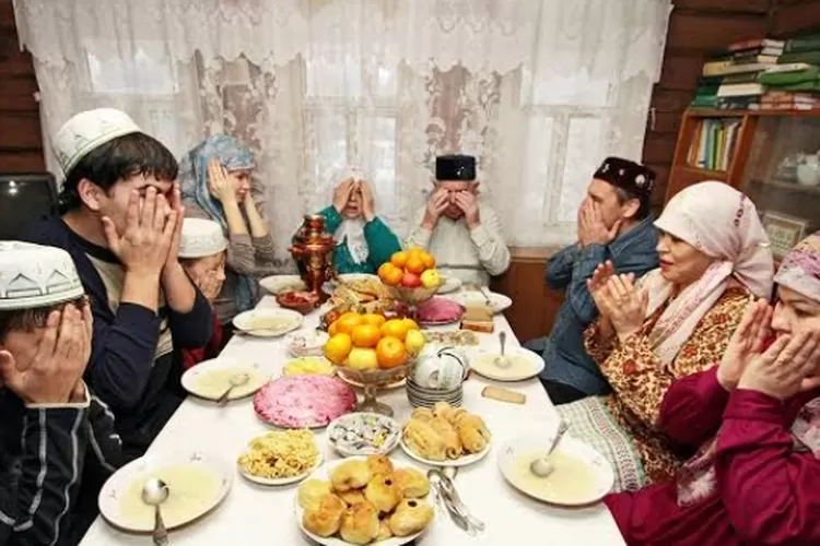 Ternyata begini tradisi dan keunikan umat Muslim Rusia merayakan Hari Raya Idul Fitri, makan bersama keluarga hingga konser musik Islami