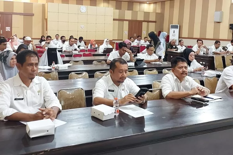 Sejumlah Kepala OPD menghadiri Ranwal RPJMD Kabupaten Bulukumba tahun 2025-2045 di Aula Bapperida Bulukumba, Rabu, 3 Januari 2024.