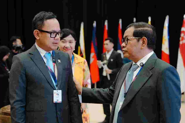 Gubernur DKI Jakarta, Pramono Anung dan Wamendagri, Bima Arya ketika ASEAN Sustainable Urbanisation Forum (ASUF) 2025 di Kuala Lumpur, Malaysia