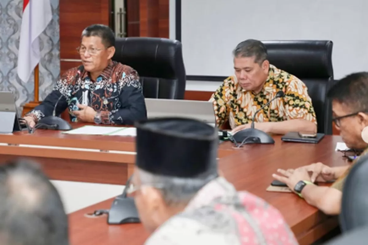 Sekda Kota Batam, Firmansyah memimpin rapat persiapan MTQH XXXIV tingkat Kota Batam. (Foto:Diskominfo Batam)