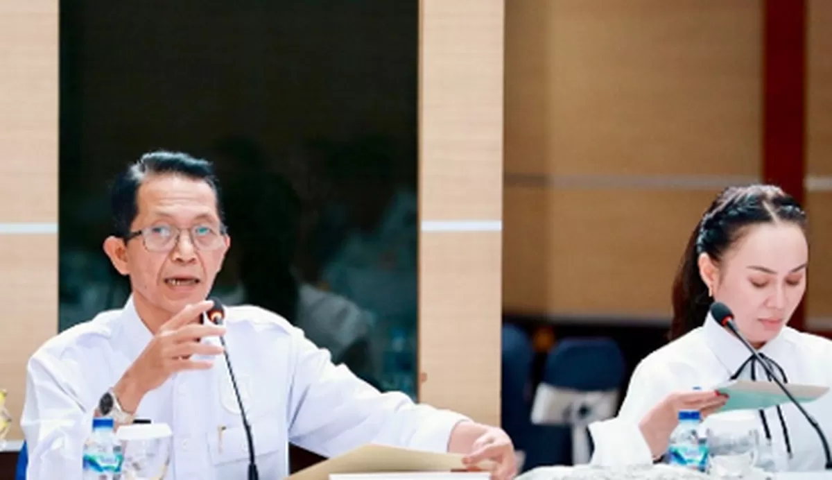 Walikota dan Wakil Walikota Batam saat rapat penetapan jam operasional tempat hiburan.(Foto:Diskominfo Batam)