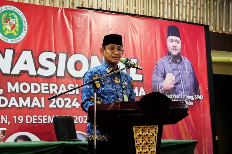Sekda Kota Medan Wiriya Alrahman buka Seminar Nasional Penguatan Kerukunan, Moderasi beragama dan Pemilu Damai 2024 yang digelar FKUB Kota Medan.