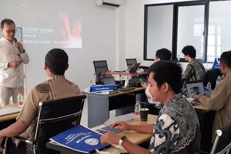 Dosen Sistem Informasi USM Ikuti Pelatihan Asesor di LSP TRUST