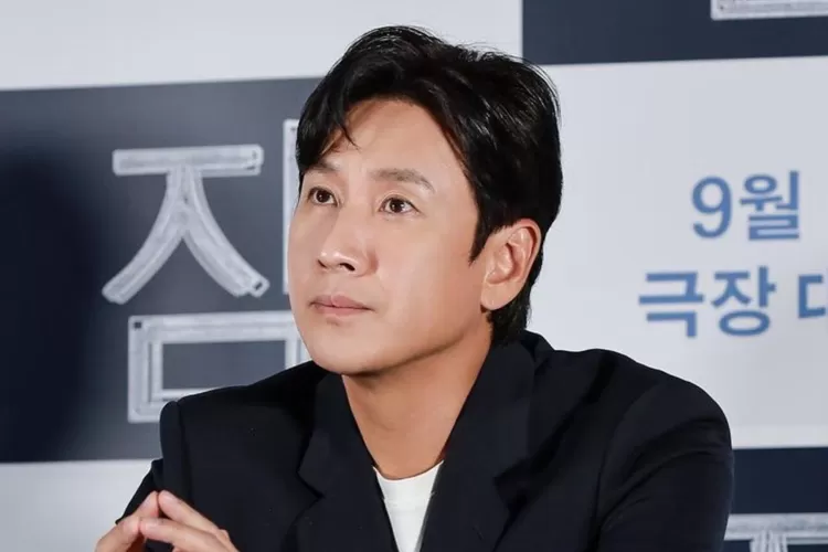 Profil Dan Biodata Lee Sun Kyun Agama Umur Dan Instagram Bintang Utama Drama Korea Terbaru