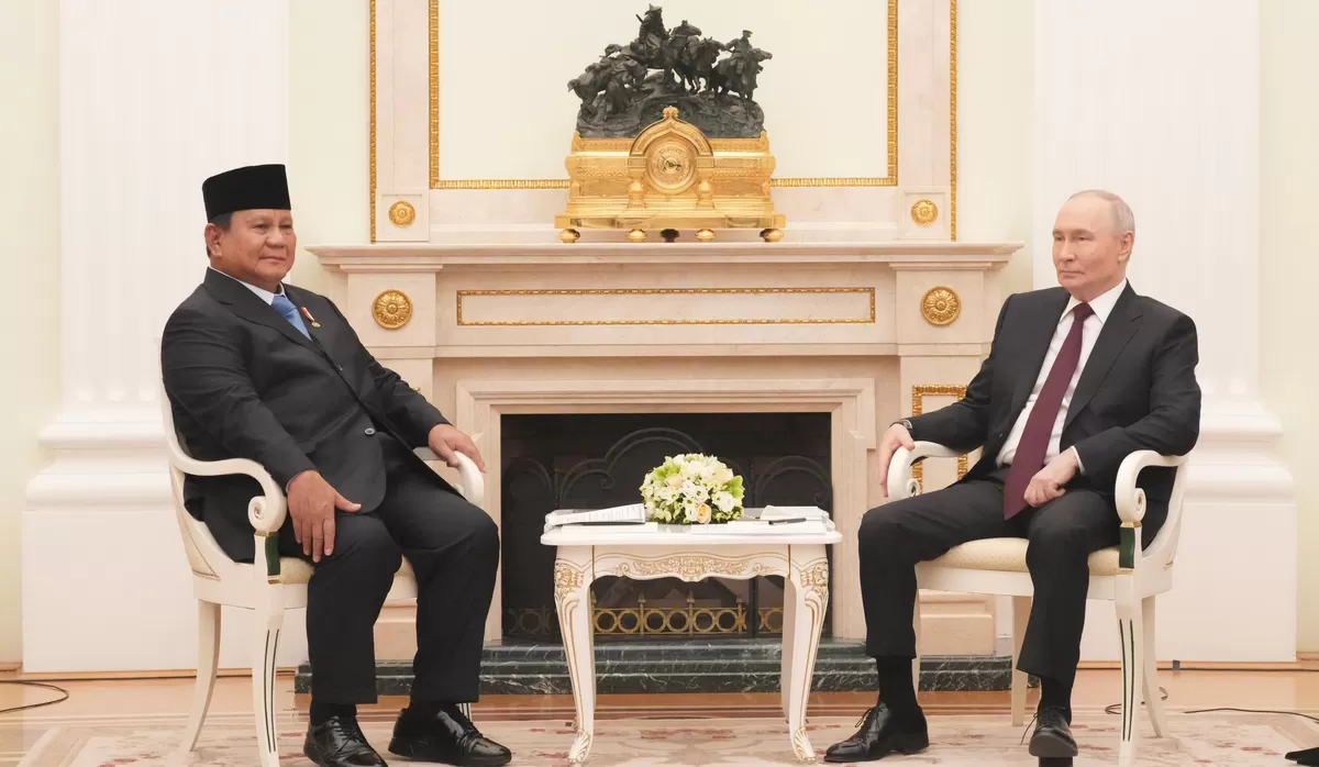 Presiden Prabowo Subianto dalam pertemuan bilateral dengan Presiden Rusia Vladimir Putin di Kremlin, Moskow, Senin (13/4/2026).  (Kalimantansatu.com/Dok. Bakom RI)