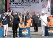 Turut Musnahkan Rokok Ilegal Senilai Rp 65,1 M, KDM Imbau Pedagang Tak Menjual Rokok Ilegal