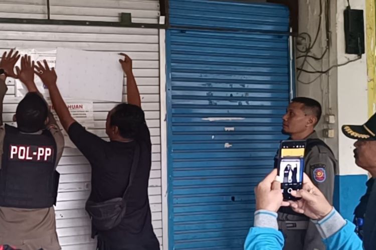 Tunggak Retribusi Aset GDS Sidoarjo, Lima Kafe dan Warung Kopi Disegel Satpol PP