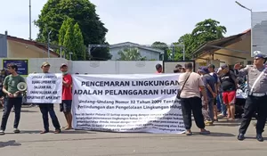 Limbah PT Indofermex Mengalir Sampai Jauh, Warga Sukmajaya Depok Demo Serukan Empat Tuntutan