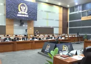 Ketua KBIHU Jabar Sebut Jemaah Haji Lansia Merepotkan Orang Lain, Warganet Soroti Antrean Tahunan Ibadah Haji