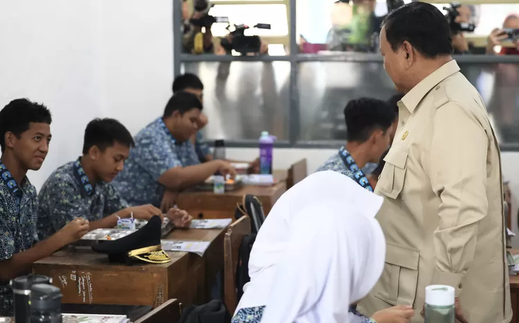 Kunjungan Presiden RI Prabowo Subianto ke SMAN 1 Cilacap, Jawa Tengah, memicu semangat dan motivasi belajar para siswa pada Rabu (29/4/2026).
