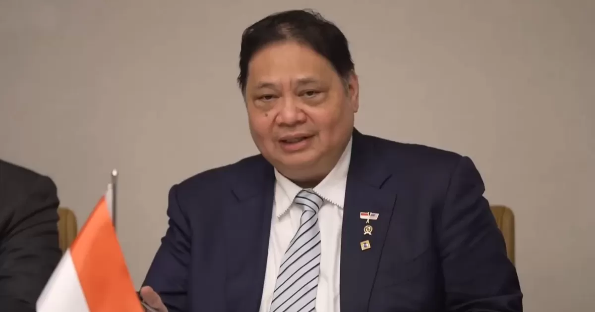 Menteri Koordinator Bidang Perekonomian Republik Indonesia Airlangga Hartarto dalam konferensi pers di Washington DC, Kamis (19/2/2026) waktu setempat. (Kalimantansatu.com/Dok. Tim Media Presiden Prabowo Subianto)