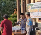 Kapolsek Batu Hampar Bersama Personel Bagikan Takjil kepada Masyarakat, Wujud Kepedulian dan Kedekatan Polri