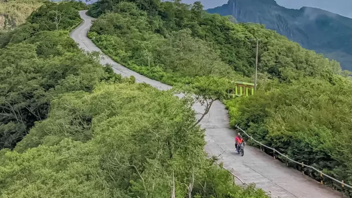 Pemandangan alam sejuk dan segar menuju wisata alam Gunung Kelud (Instagram/wisatakabupatenkediri)