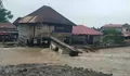 Akibat Hujan Deras Guyur Solok, Satu Rumah Hanyut Diterjang Luapan Sungai