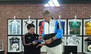 Kunjungi Indonesia, Van der Sar Beri Dukungan untuk Mimpi Garuda ke Piala Dunia