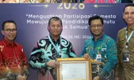 Mendikdasmen Beri Penghargaan Pemko Batam Terbaik Pelaksanaan SPMB