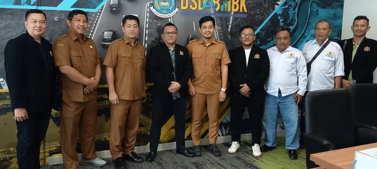 Silaturahmi bersama Dinas Sumber Daya Air, Bina Marga dan Bina Konstruksi (SDABMBK) Kota Tangsel, Selasa (28/7/2026), di ruang rapat Dinas SDABMBK, Komplek Perkantoran Lengkong, Serpong.