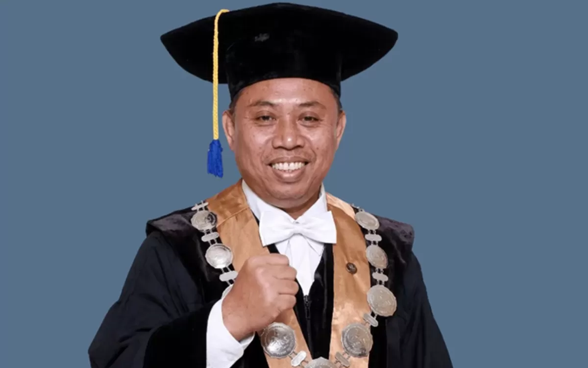 Potret Rektor Unsoed, Akhmad Sodiq yang terjaring OTT KPK diduga terkait kasus suap penerimaan mahasiswa baru (unsoed.ac.id)