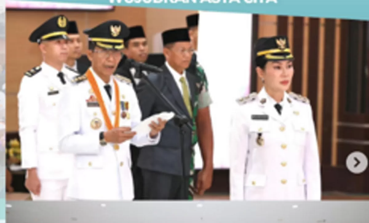 Walikota Batam Amsakar Achmad saat membacakan amanah Mendagri pada upcara peringatan Hari Otda ke-30 di kantor Pemko Batam. (Foto: ig Diskominfo Batam)