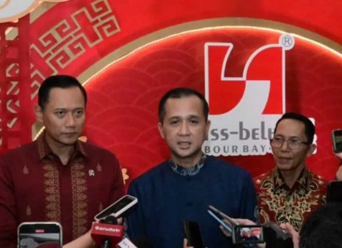 Menteri Transmigrasi, M. Iftitah Sulaiman Suryanagara saat memberi keterangan pres terkait pengembangan kawasan transmigrasi Barelang, Batam.(foto: dok.istimewa.)