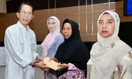 Walikota Batam Serahkan Santunan Janda, Anak Yatim dan Petugas Kebersihan