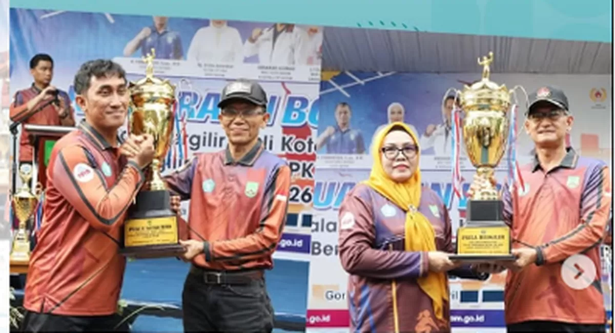 Walikota Batam Amsakar Achmad dan Ketua TP-PKK Batam membuka  turnamen Kejuaraan Bola Voli Piala Walikota dan Ketua TP-PKK Batam 2026.(Foto:Diskominfo Batam)