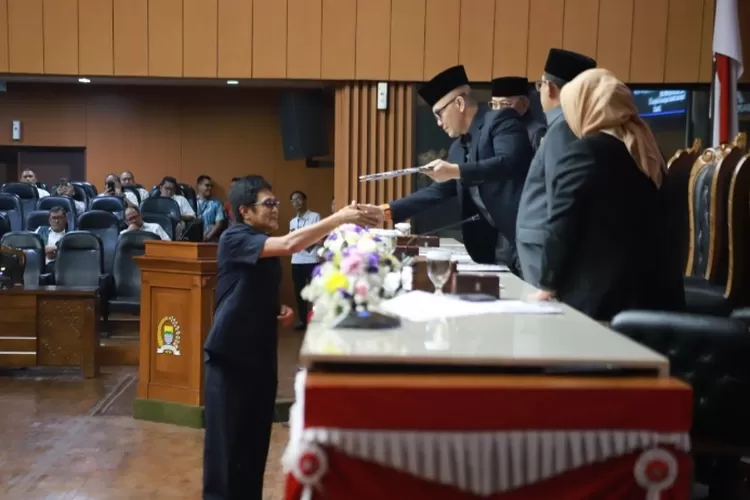 DPRD Kota Bandung bersama Pemerintah Kota Bandung siap membahas Raperda tentang Perubahan Atas Peraturan Daerah Kota Bandung Nomor 1 Tahun 2024 tentang Pajak Daerah dan Retribusi Daerah