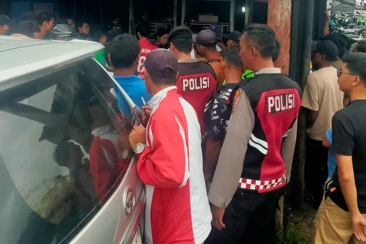 Distribusi BBM untuk Masyarakat.