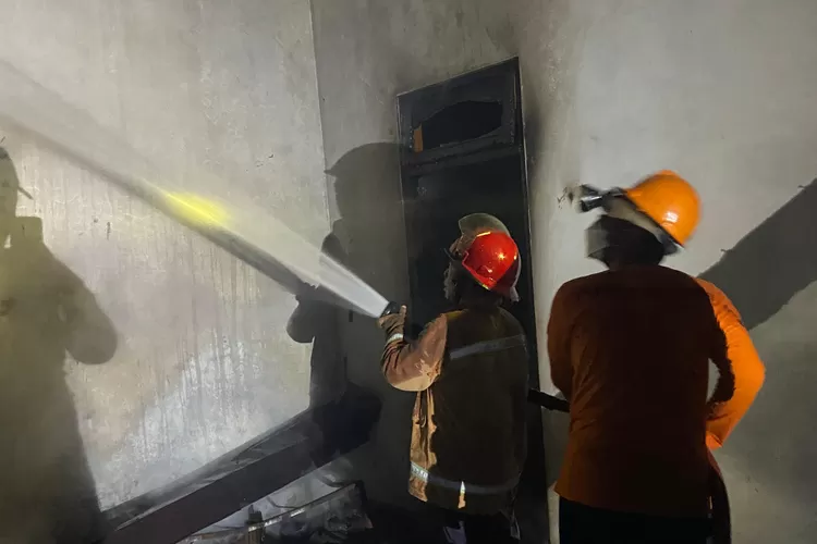 Ilustrasi petugas damkar (foto: dokumen)