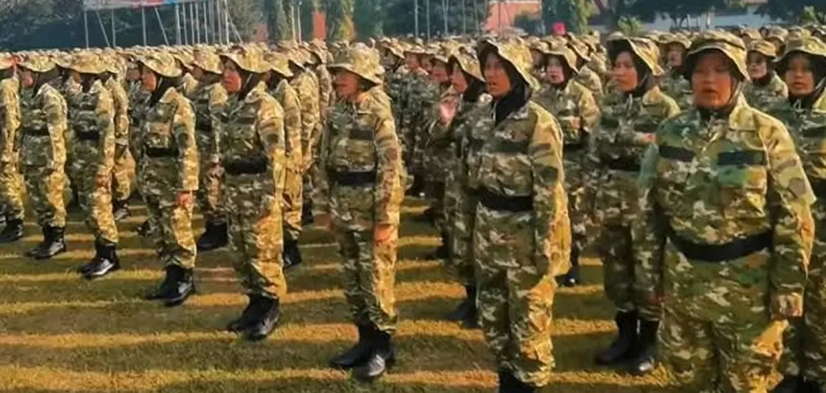 Calon majer Koperasi Merah Putih saat mengikuti latihan dasar militer.