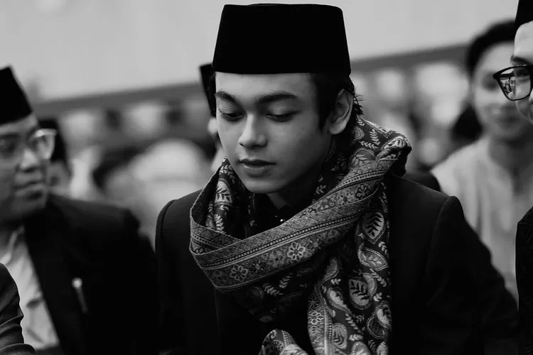 Gus Zizan, Cucu Kiai Terkenal, Dituding Selingkuh dengan Selebgram Zoe Levana. (Instagram.com/zannnsrn)