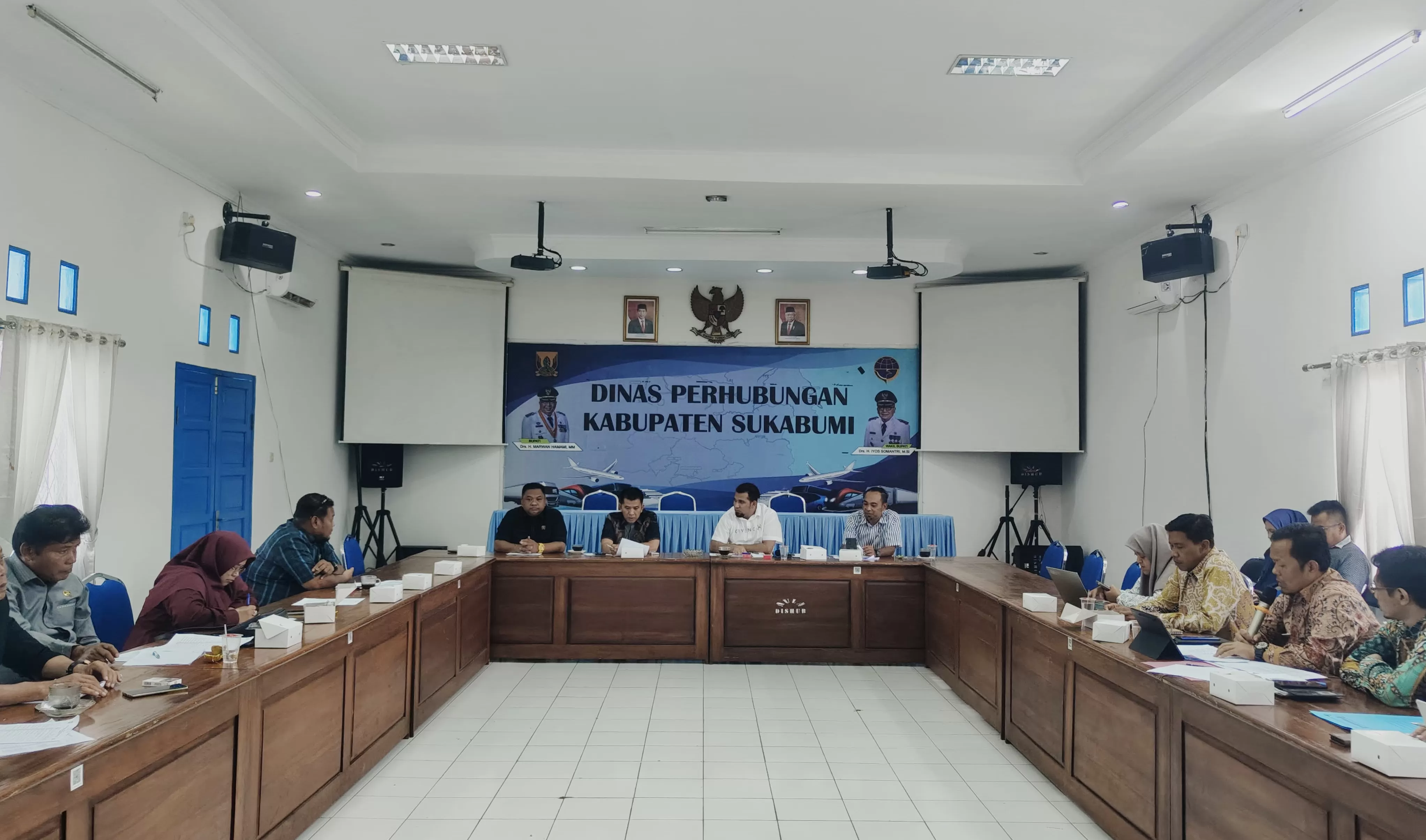  (Rapat kerja Komisi II DPRD Kabupaten Sukabumi bersama mitra kerja)