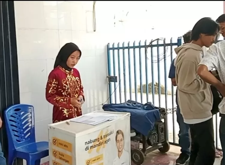 Pakai busana nusantara di Hari Pahlawan. 