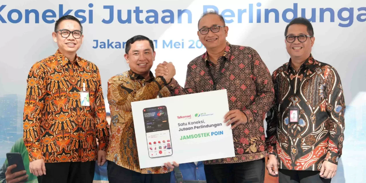 Telkomsel dan BPJS Ketenagakerjaan menandatangani Perjanjian Kerja Sama (PKS) sert meluncurkan Jamsostek Poin (21/5). (telkomsel.com)