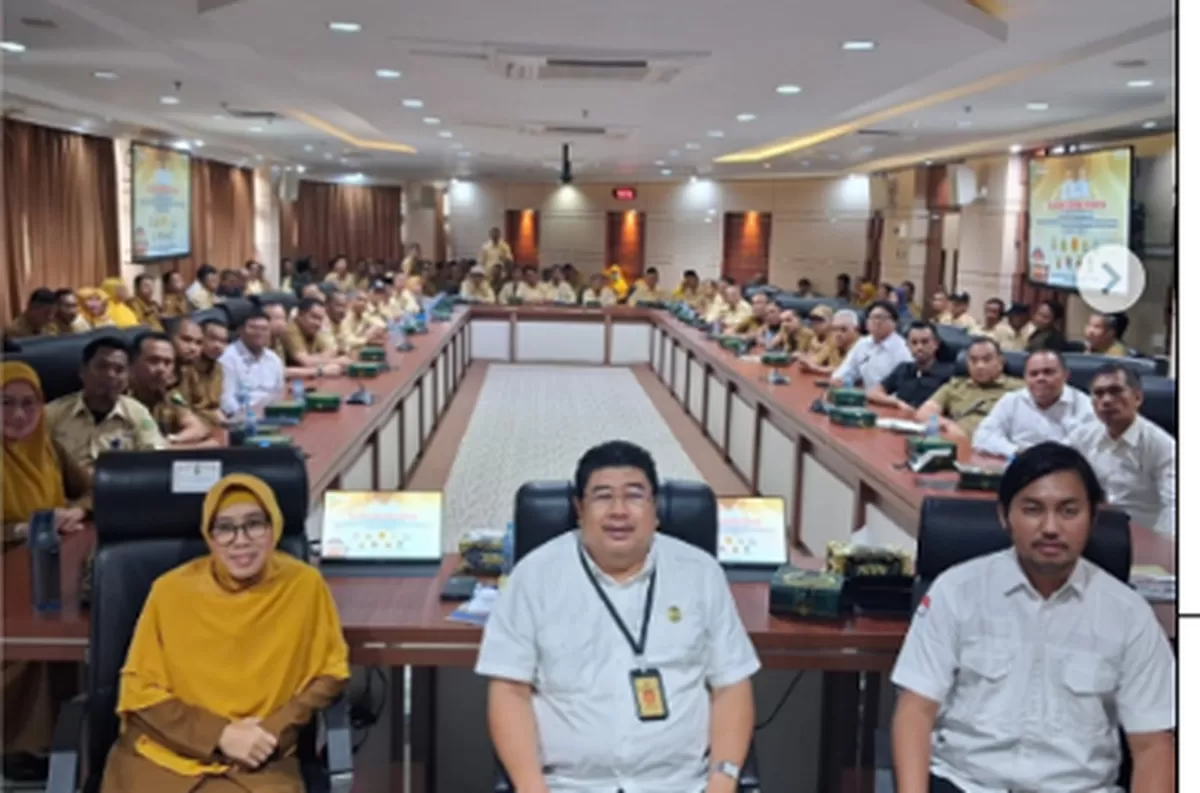 Foto bersama pada kegiatan Sosialisasi dan Edukasi ATHG yang dirangkaikan dengan halalbihalal FKDM Kota Batam. (Foto:Diskominfo Batam)