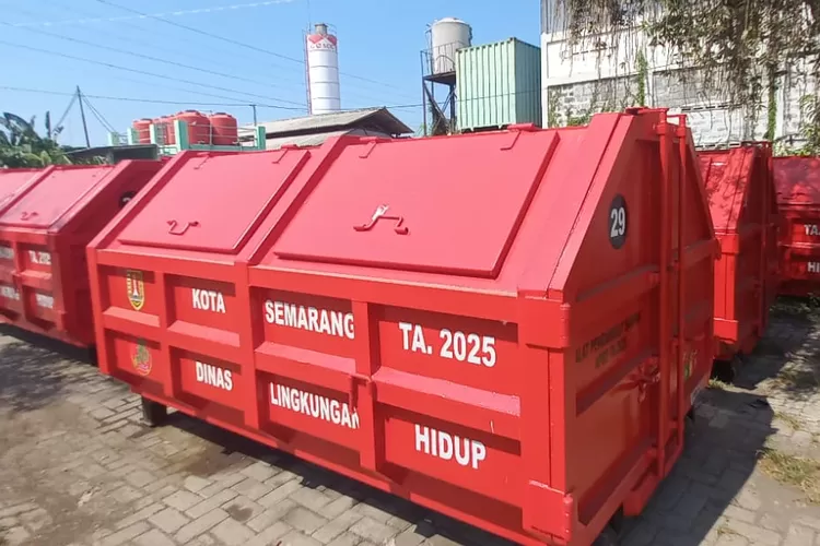 DLH Kota Semarang Tingkatkan Layanan, Tambah Armada dan Perbaiki Truk Sampah