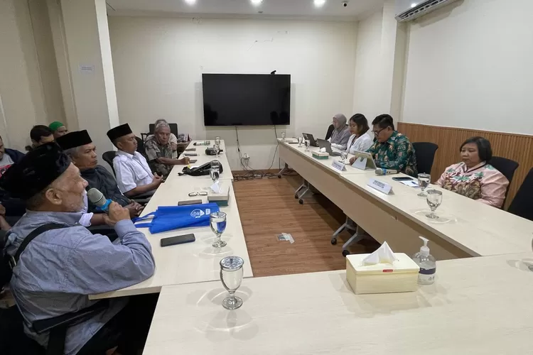 Perwakilan keluarga korban tragedi Tanjung Priok 1984 mendatangi kantor Komisi Nasional Hak Asasi Manusia (Komnas HAM) 
