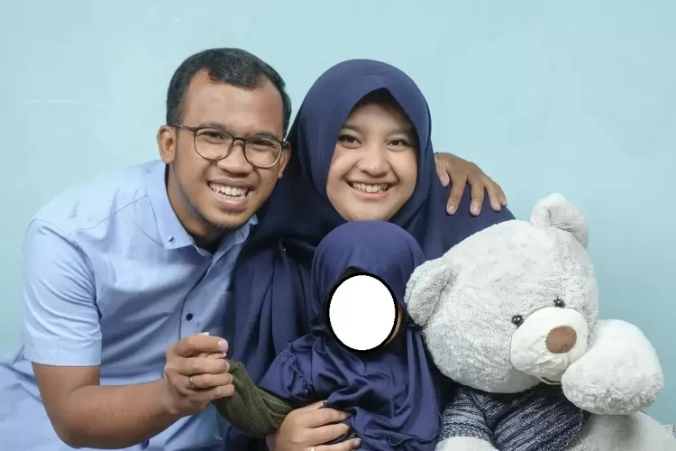 Biodata Profil Santika Fujasari, Istri Julian Dwi Setiyono Masinis KA ...