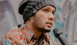 Apa Hukum Chattingan Sama Pacar saat Bulan Puasa? Ustadz Hanan Attaki Bilang Begini