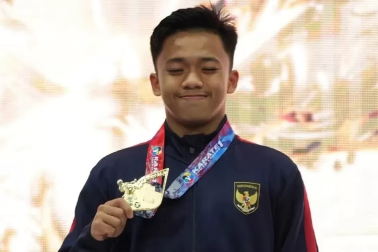 Naufal Putra Diandra menjadi Juara Karate 1 Youth League 2025. (KABAR BOGOR)