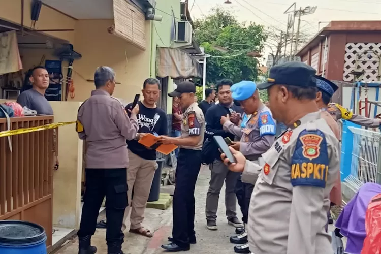  Polisi sedang melakukan olah TKP di lokasi temuan granat (ist)