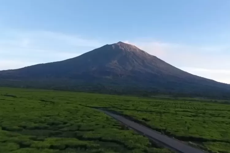 Mengenal Gunung Tertinggi Di Indonesia Mulai Dari Gunung Jaya Wijaya Sexiz Pix 