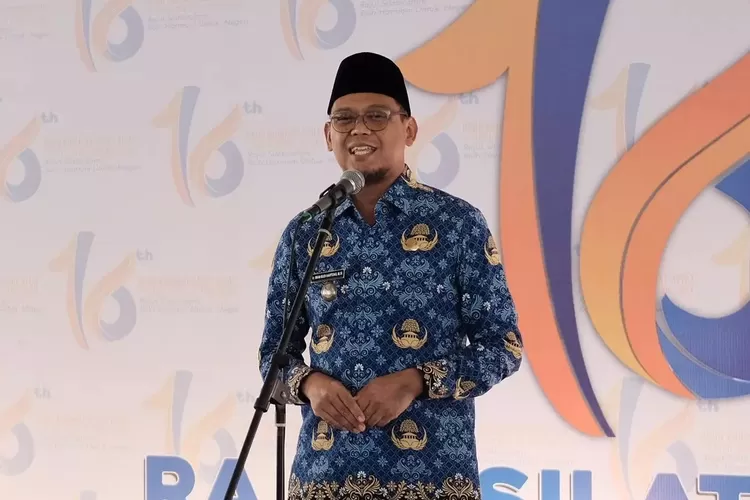 Wakil Walikota Depok, Imam Budi Hartono memberikan sambutan pada acara Halal Bi Halal RSUD KiSA Kota Depok, Rabu (17/4). (PEMKOT DEPOK)