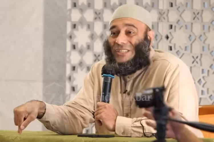 dr Zaidul Akbar bagikan resep ramuan herbal hanya dengan rimpang di dapur (Tangkapan Layar YouTube dr Zaidul Akbar Official)