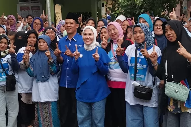 Kehadiran Anggota Komisi VI DPR RI dari Fraksi PAN, Intan Fauzi, menjadi dambaan untuk warga Kecamatan Bojongsari, Kota Depok, Kamis (4/1). (Radar Depok)