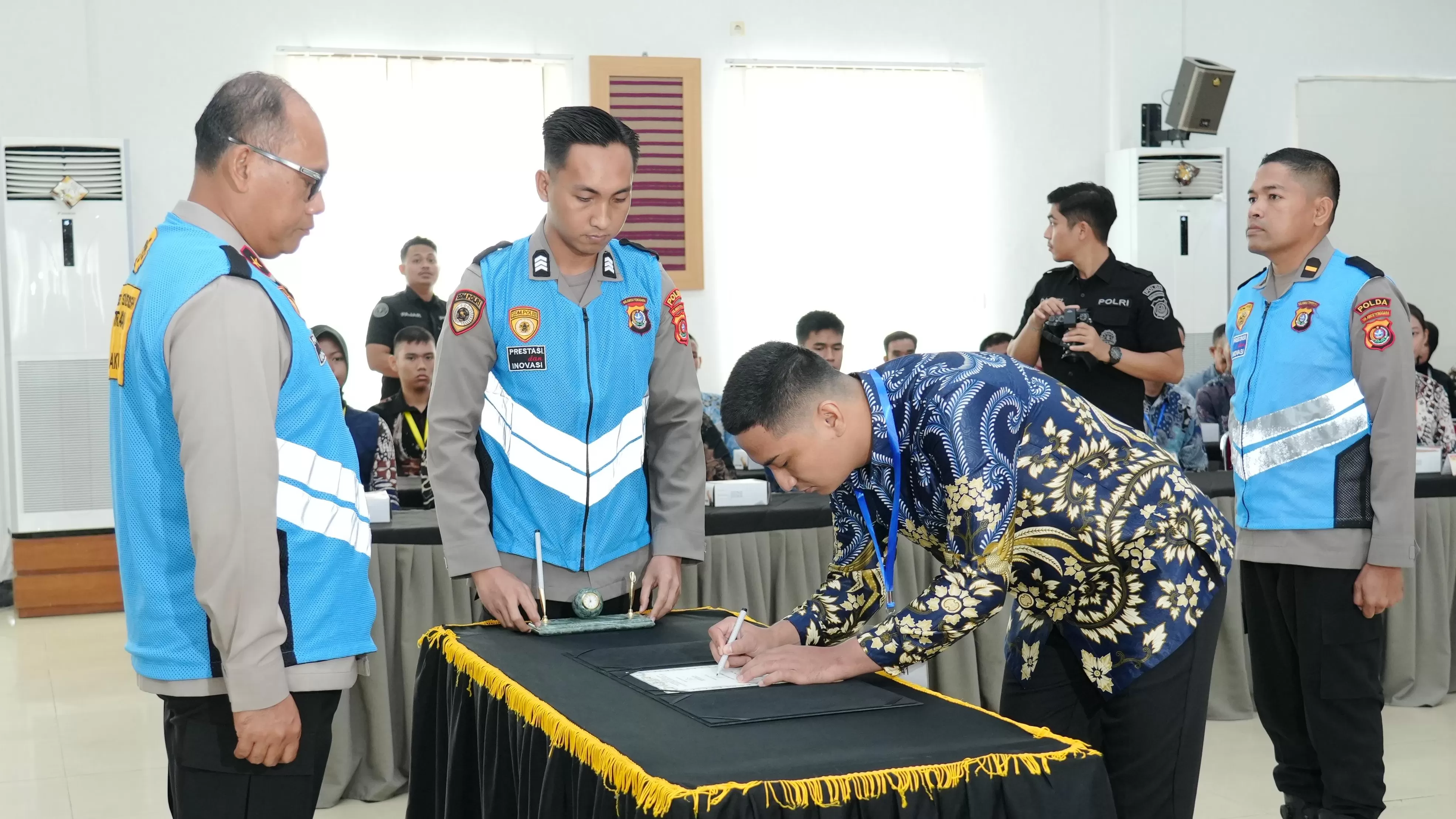Penandatanganan Pakta integritas penerimaan anggota Polri 2026 di Polda Sultra