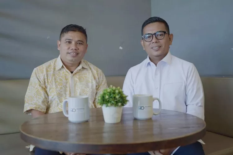Calon Gubernur Provinsi Banten 2024, Andra Soni (kanan), saat mengikuti Podcast JPP Talks di Jakarta yang digelar Promedia TV (ProTV) bersama Ketua Jaringan Pemred Promedia (JPP) Sunardi Panjaitan (kiri).