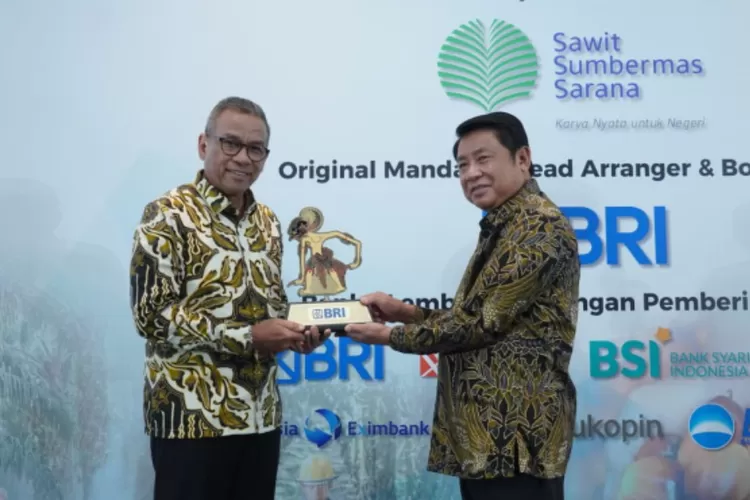 Wakil Direktur Utama BRI Agus Noorsanto bersama CEO SSMS Jap Hartono (Foto: Ist)