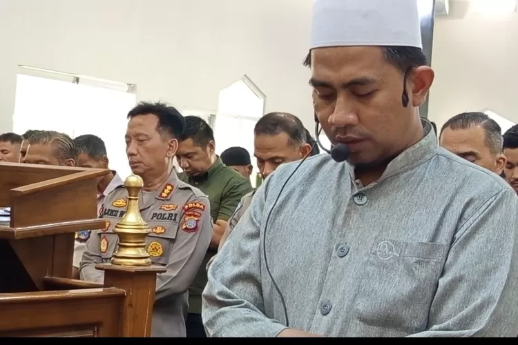 Sholat ghaib di masjid Polda Sulteng