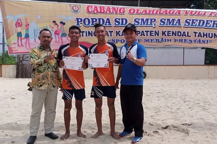 SMK Bina Utama Kendal Raih Tahta, Berhasil Sabet Juara 1 Olahraga Bola ...